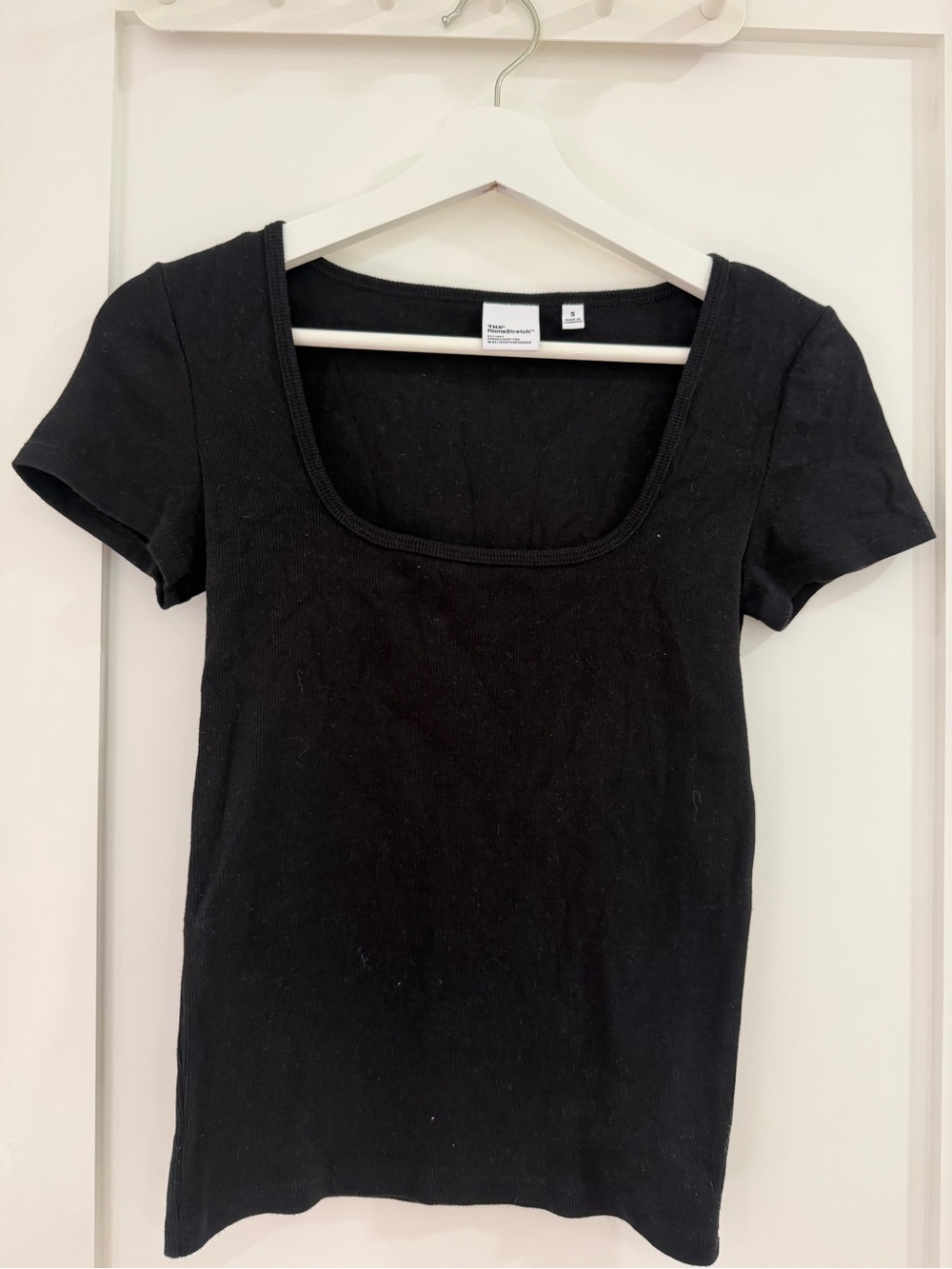Aritzia HomeStretch Classic Black Scoop Neck Women's Top